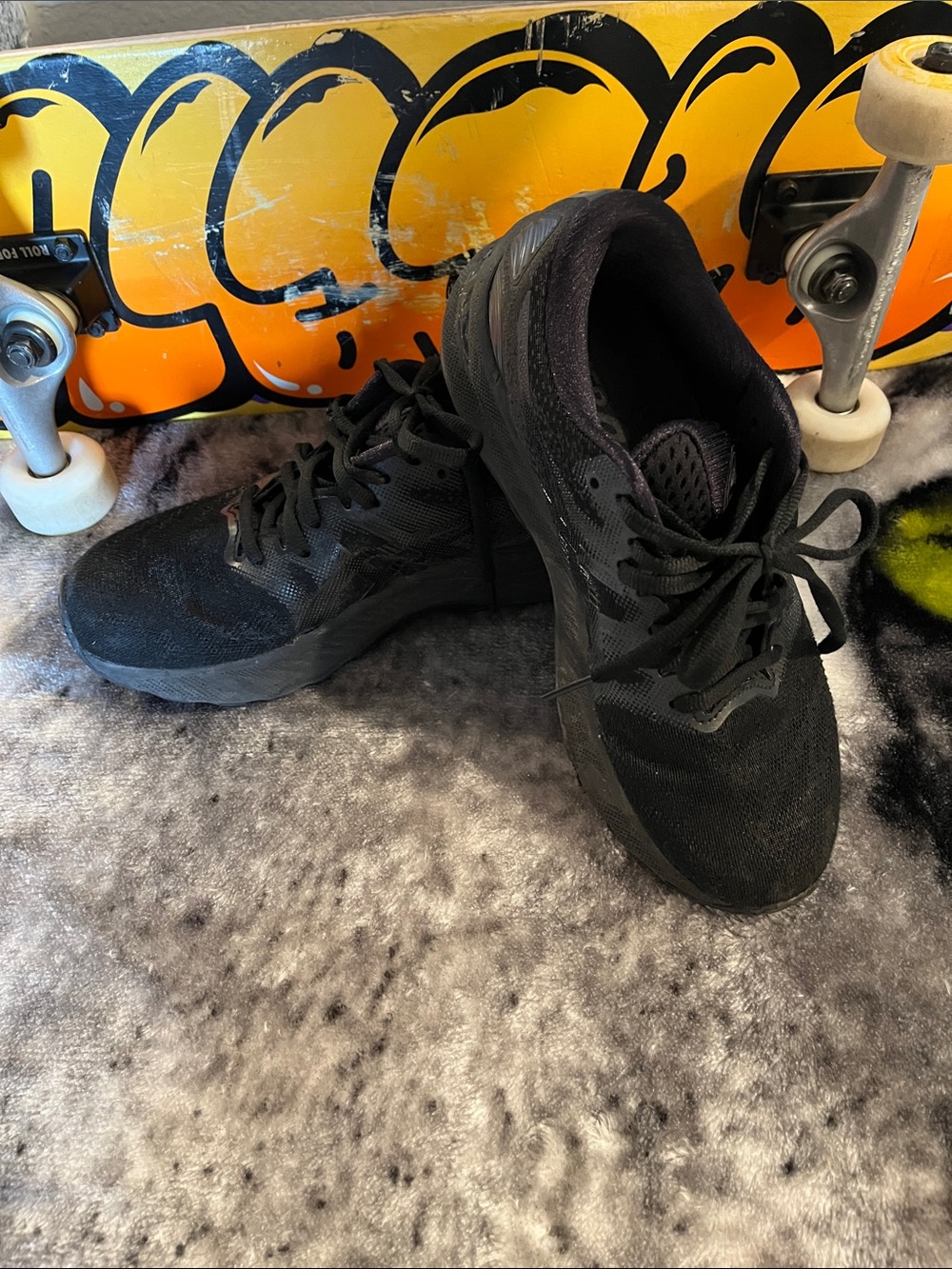 Oasis Women's Black Athletic Sneakers